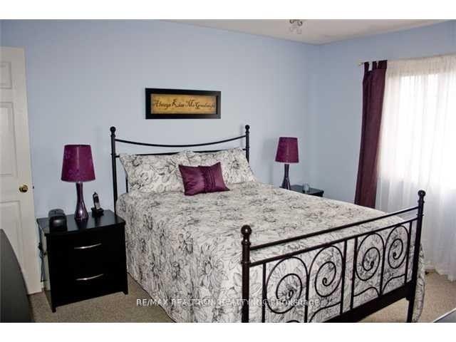 Photo 9 of 158 Taylor Drive, Barrie, Bayshore — HOMEH