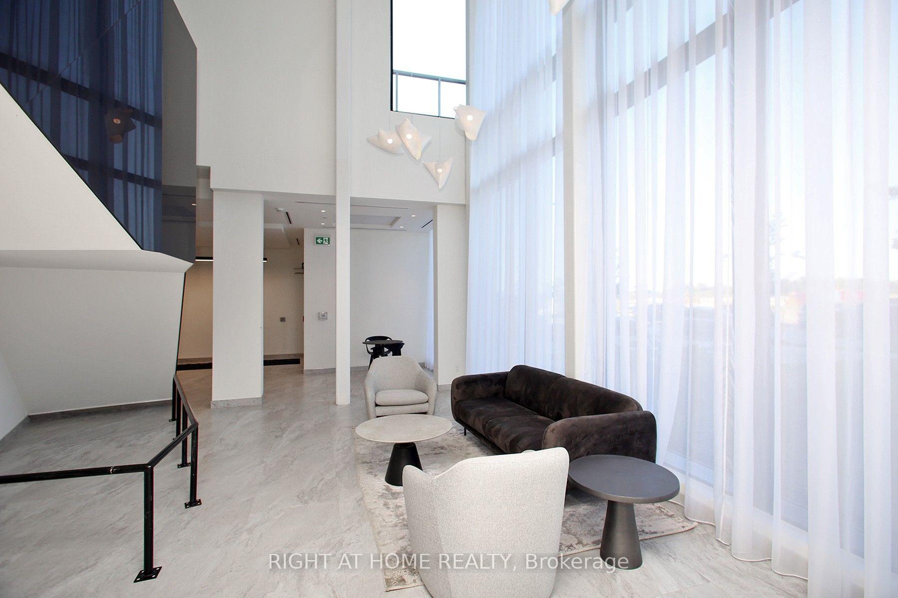 Photo 2 of Unit 513, 6 David Eyer Road, Richmond Hill, Rural Richmond Hill — HOMEH