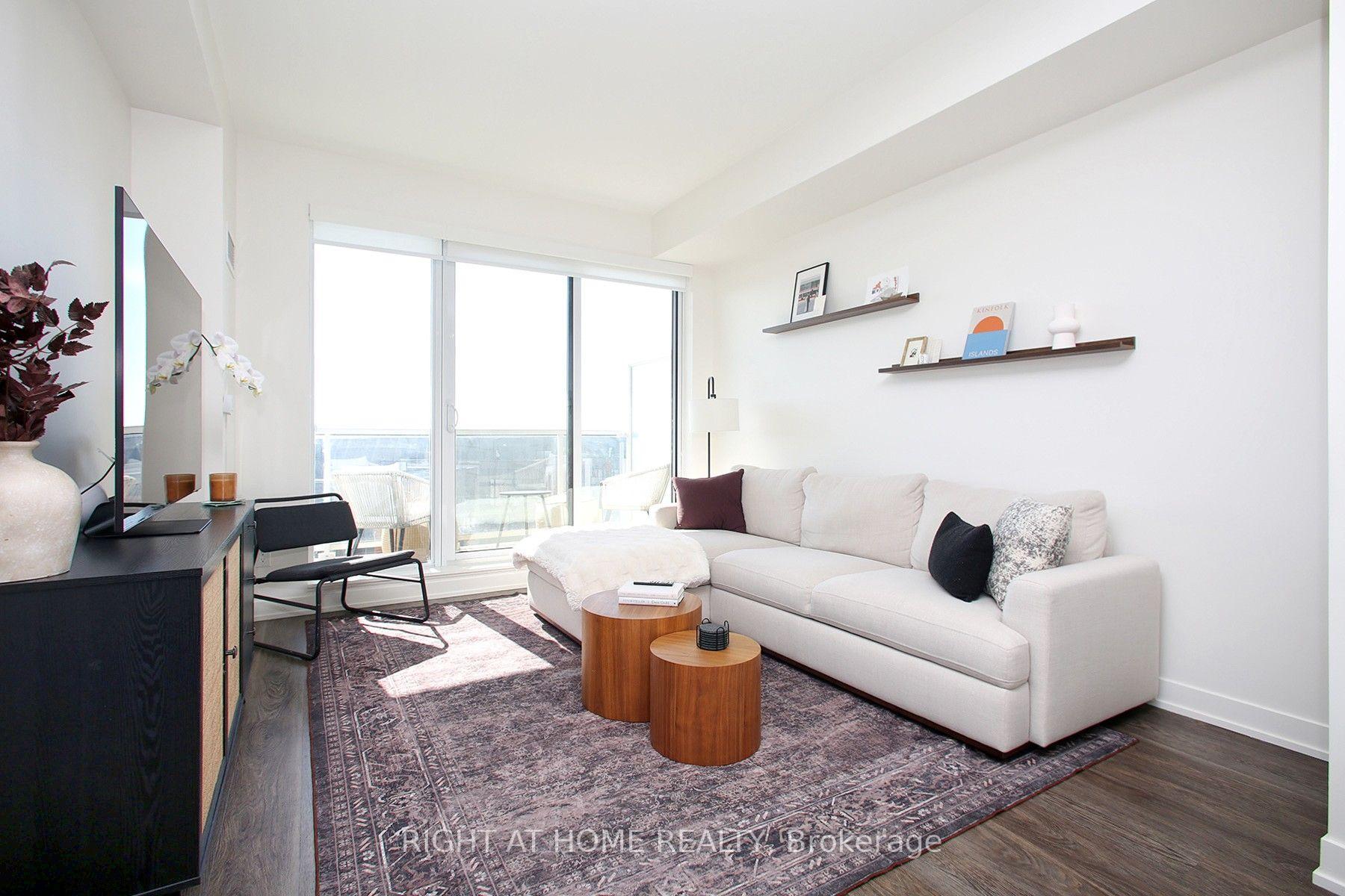 Photo 8 of Unit 513, 6 David Eyer Road, Richmond Hill, Rural Richmond Hill — HOMEH