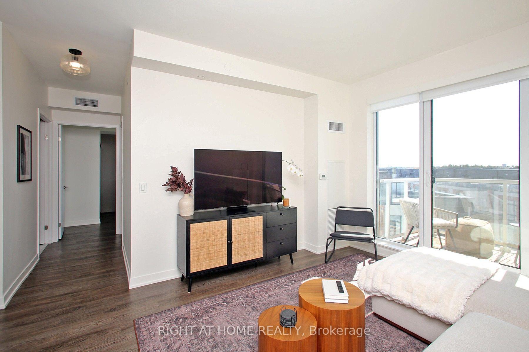 Photo 9 of Unit 513, 6 David Eyer Road, Richmond Hill, Rural Richmond Hill — HOMEH