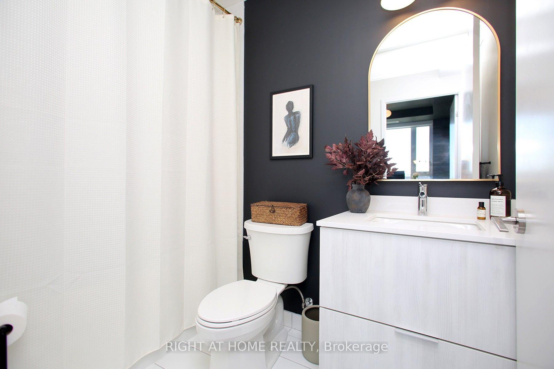 Photo 13 of Unit 513, 6 David Eyer Road, Richmond Hill, Rural Richmond Hill — HOMEH