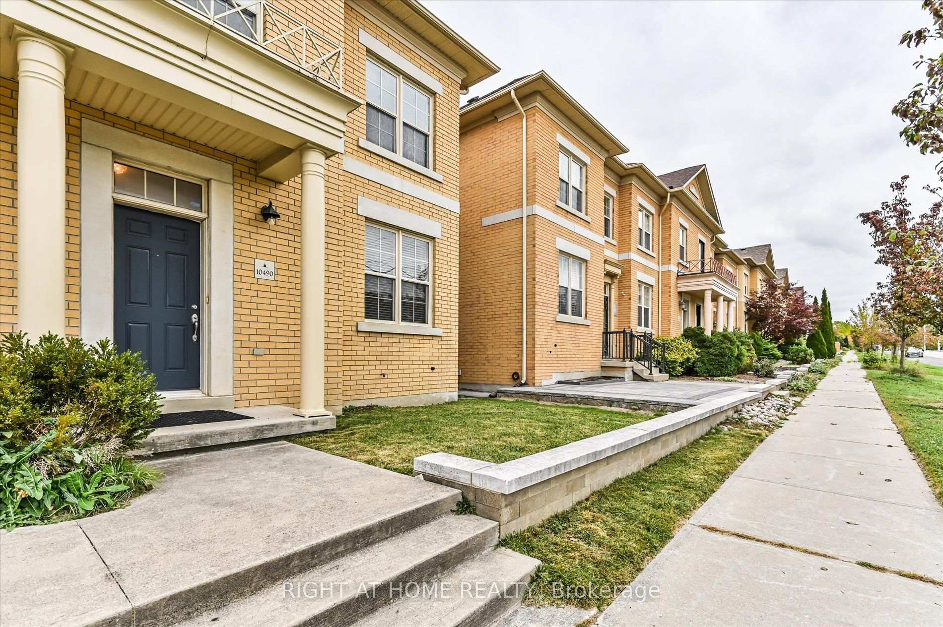 Photo 2 of 10490 Victoria Square Boulevard, Markham, Cathedraltown — HOMEH