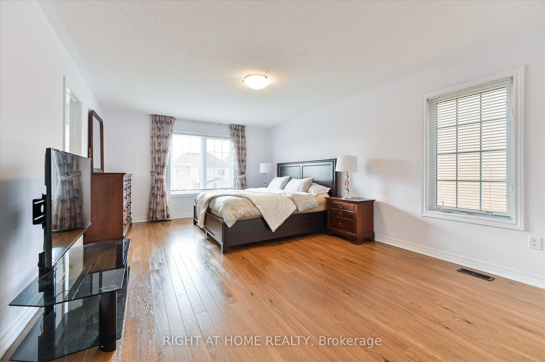 Photo 15 of 10490 Victoria Square Boulevard, Markham, Cathedraltown — HOMEH
