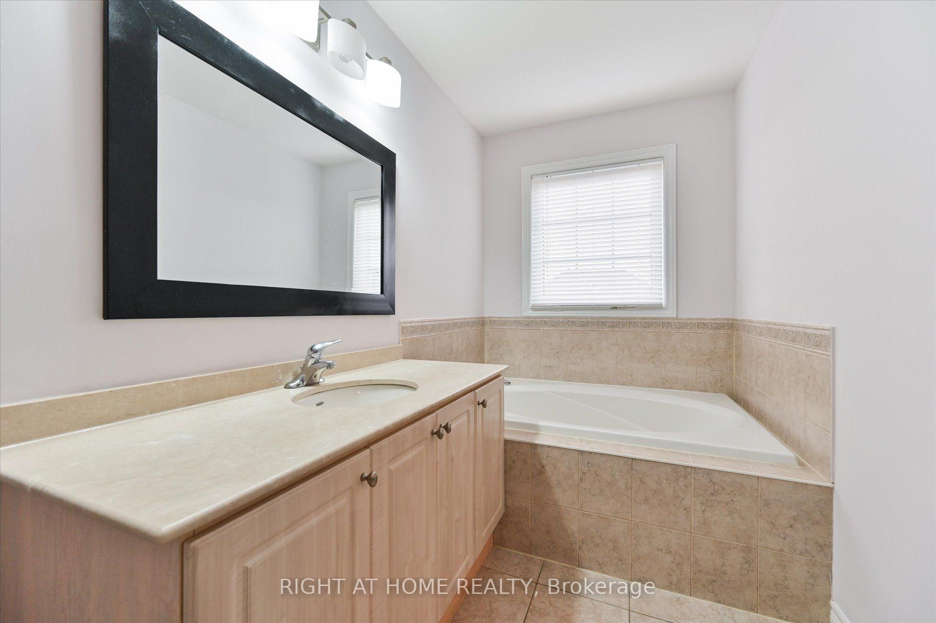 Photo 16 of 10490 Victoria Square Boulevard, Markham, Cathedraltown — HOMEH