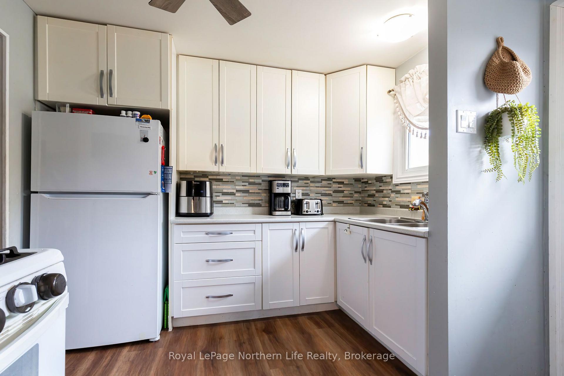 Photo 15 of 324 Main Street, Powassan — HOMEH