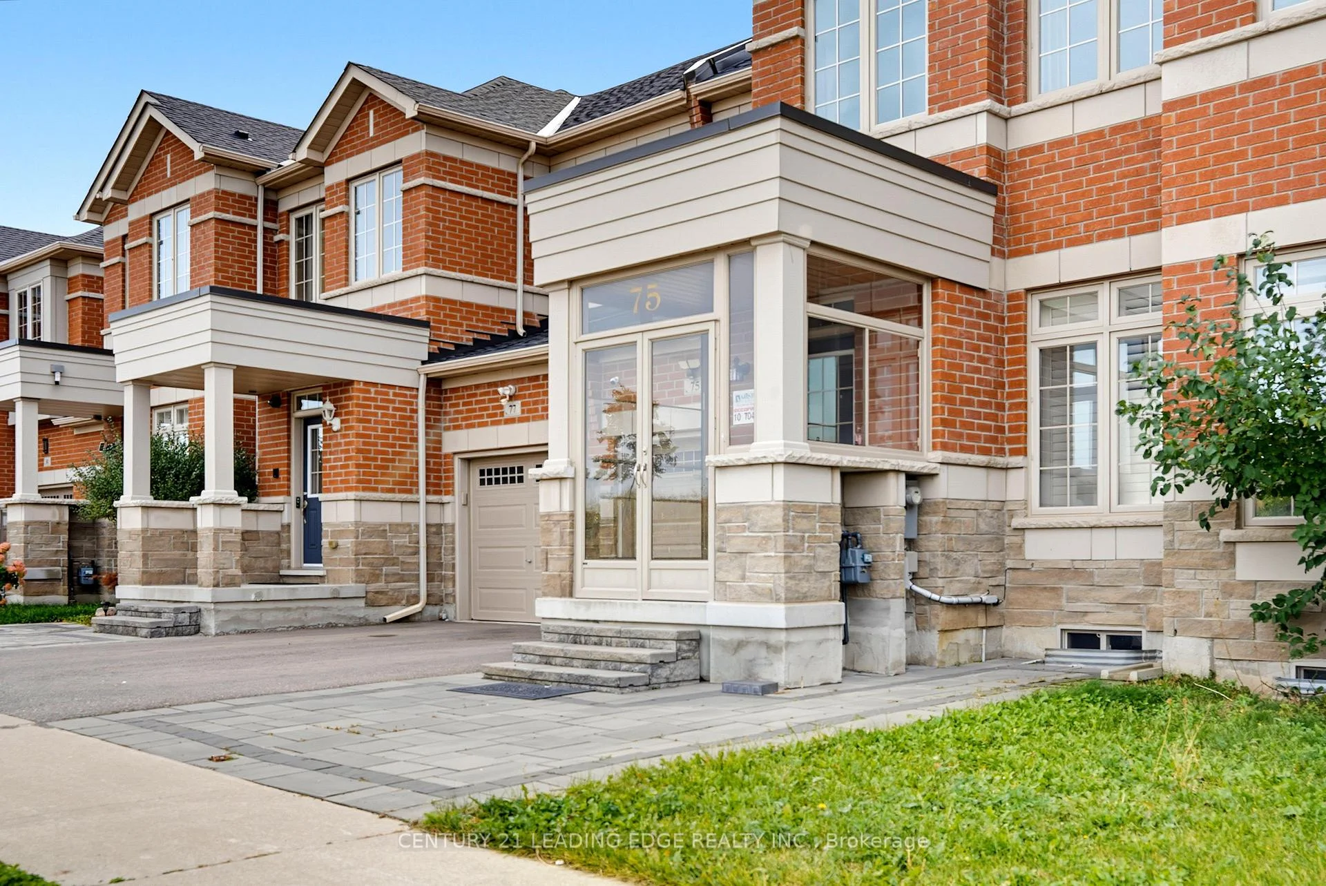 Photo 3 of 75 Decast Crescent, Markham, Box Grove — HOMEH