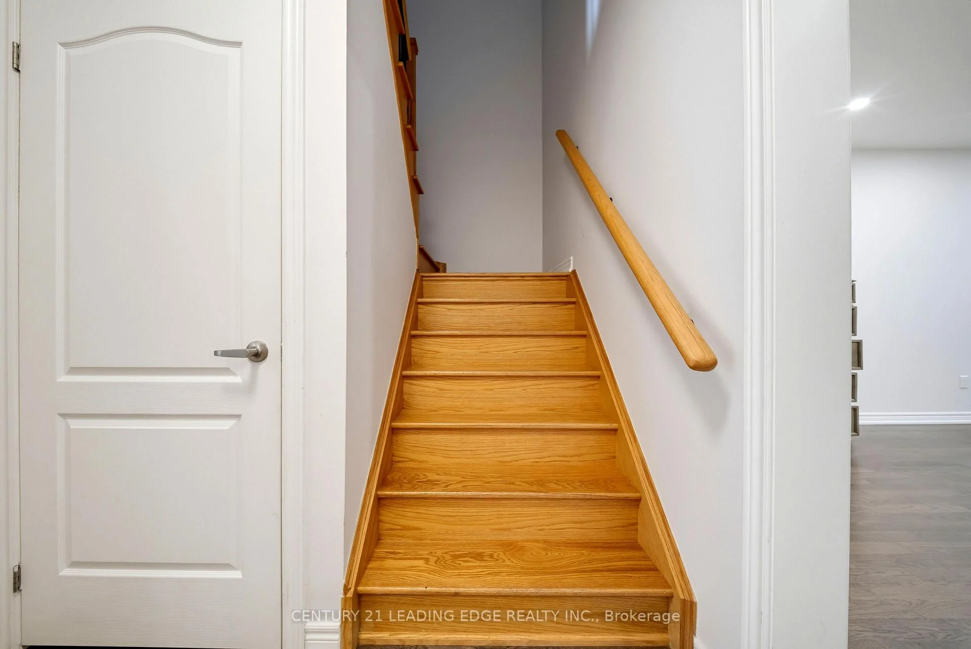 Photo 10 of 75 Decast Crescent, Markham, Box Grove — HOMEH