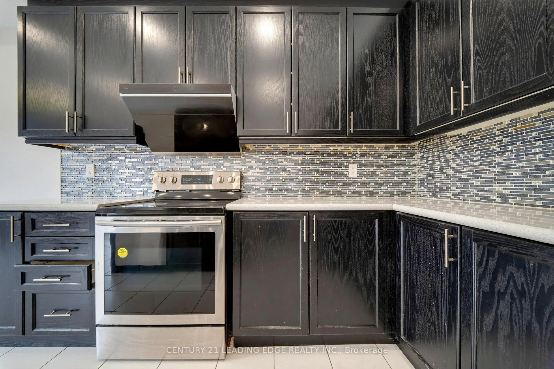 Photo 12 of 75 Decast Crescent, Markham, Box Grove — HOMEH