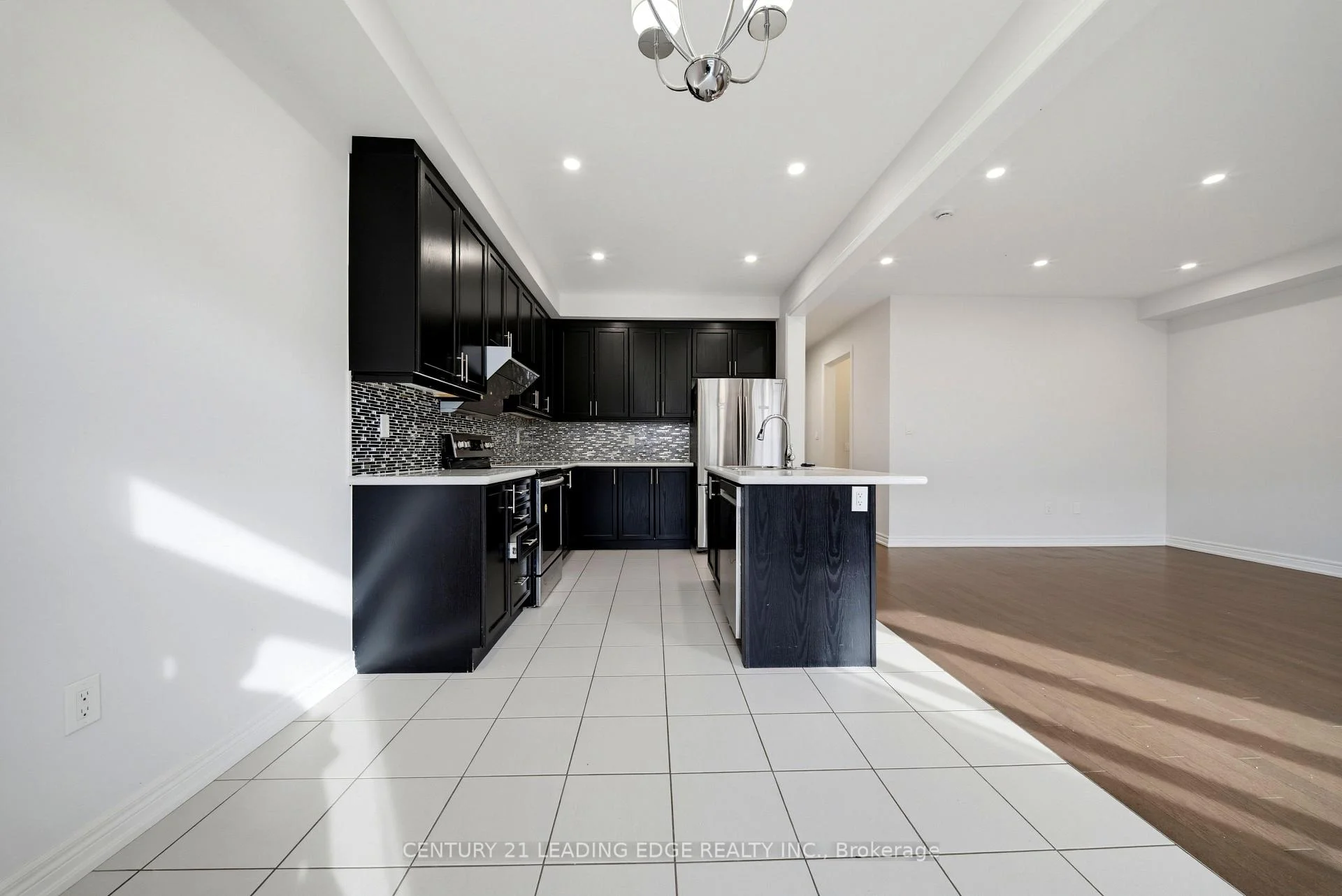 Photo 14 of 75 Decast Crescent, Markham, Box Grove — HOMEH