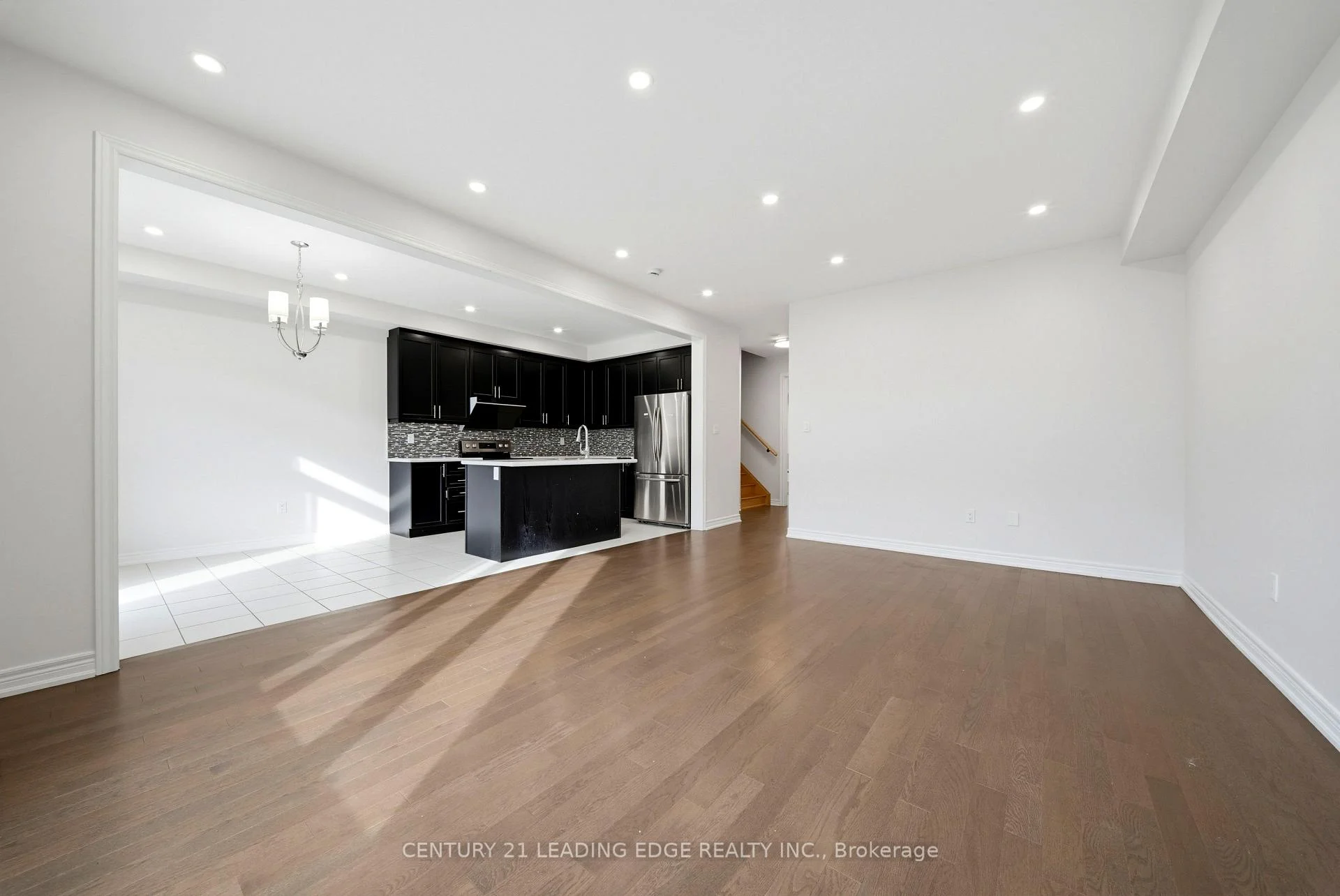 Photo 15 of 75 Decast Crescent, Markham, Box Grove — HOMEH