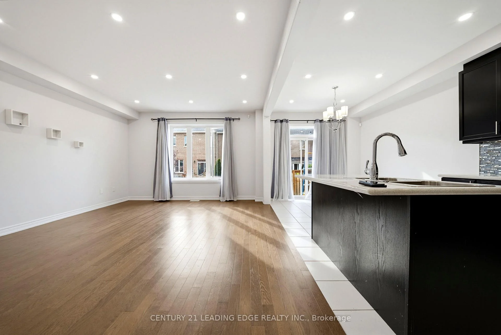 Photo 18 of 75 Decast Crescent, Markham, Box Grove — HOMEH