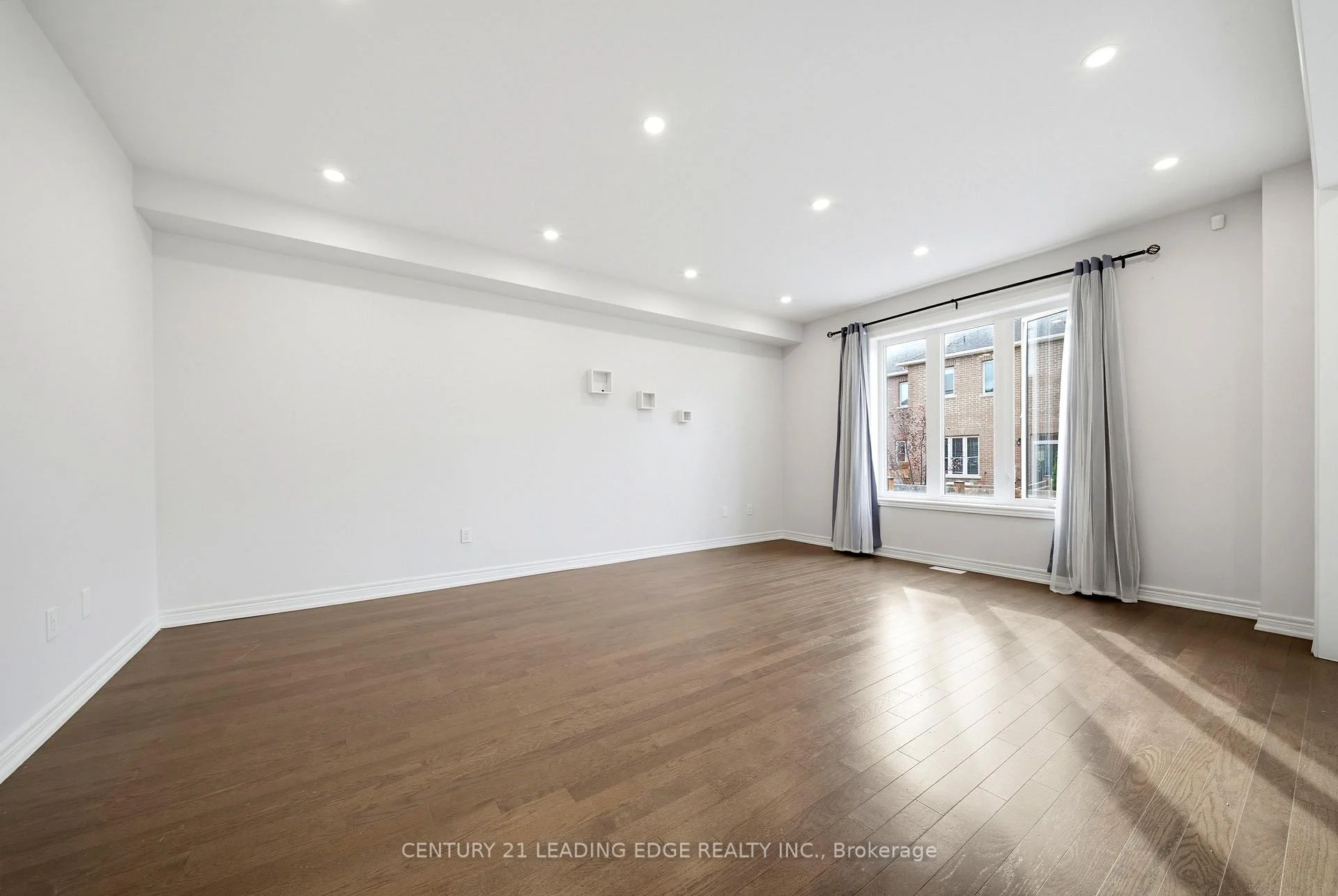 Photo 20 of 75 Decast Crescent, Markham, Box Grove — HOMEH