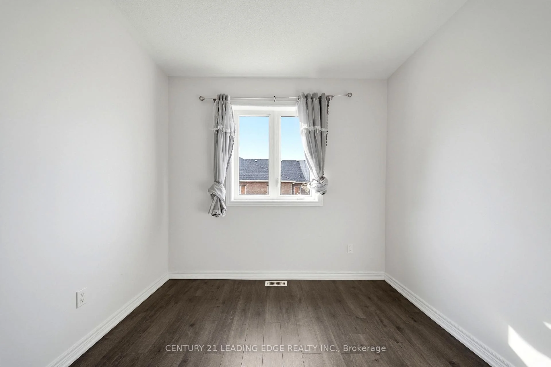 Photo 26 of 75 Decast Crescent, Markham, Box Grove — HOMEH