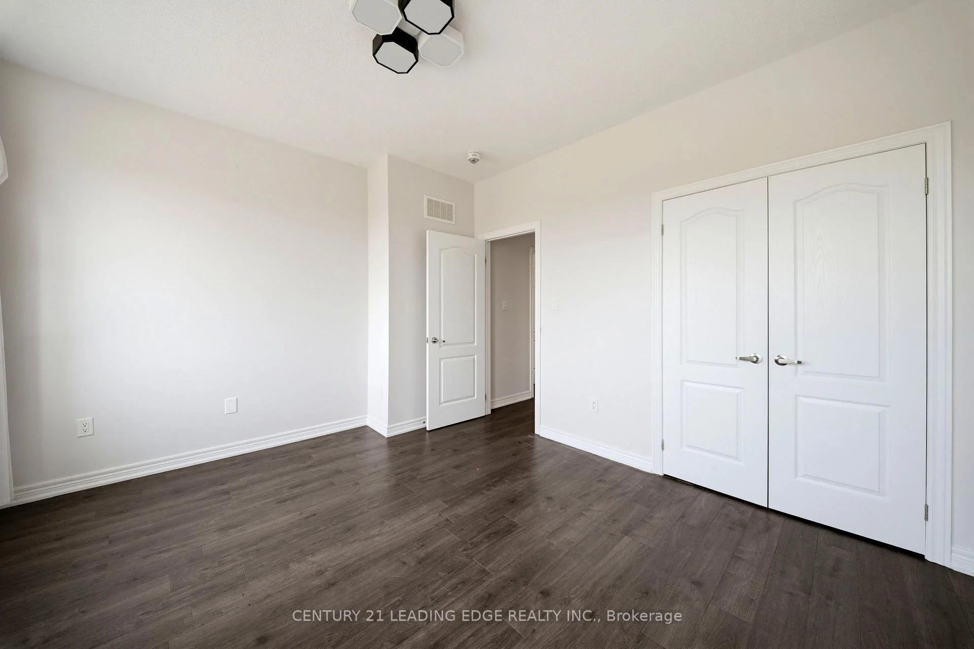 Photo 36 of 75 Decast Crescent, Markham, Box Grove — HOMEH