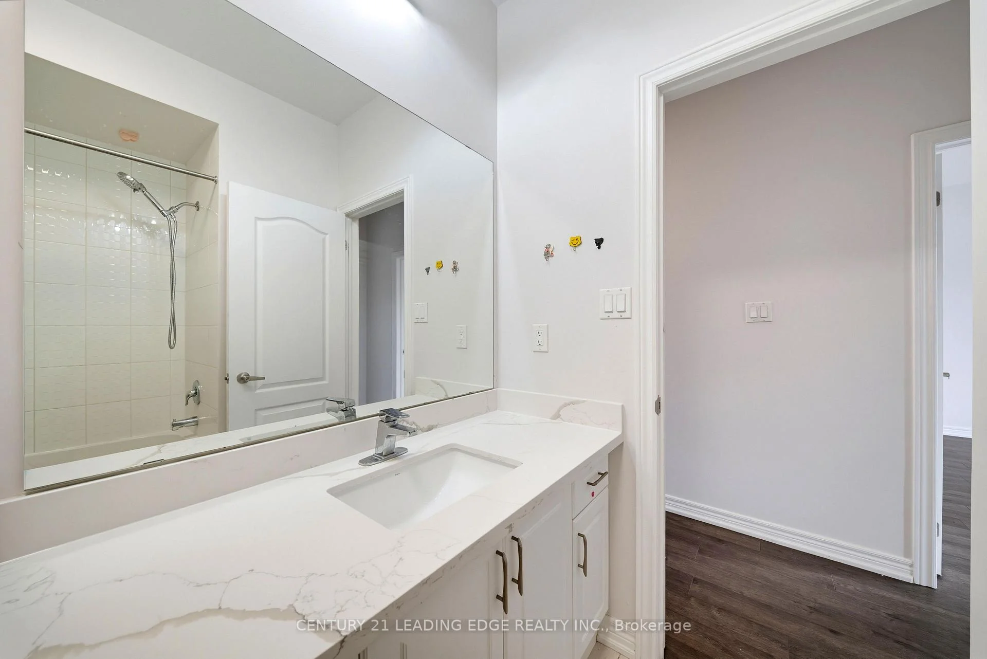 Photo 39 of 75 Decast Crescent, Markham, Box Grove — HOMEH