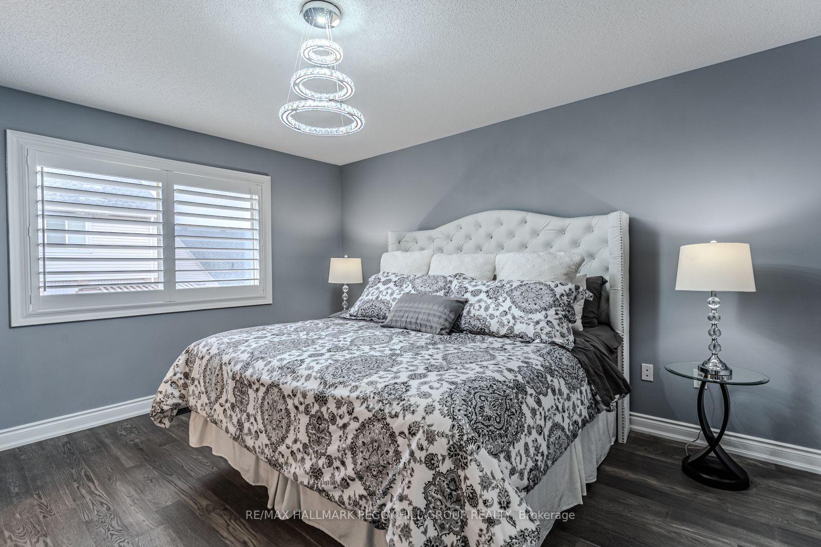 Photo 7 of 170 Thrushwood Drive, Barrie, 400 West — HOMEH