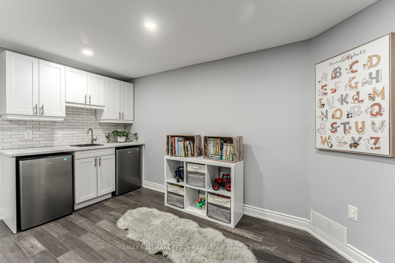 Photo 15 of 170 Thrushwood Drive, Barrie, 400 West — HOMEH