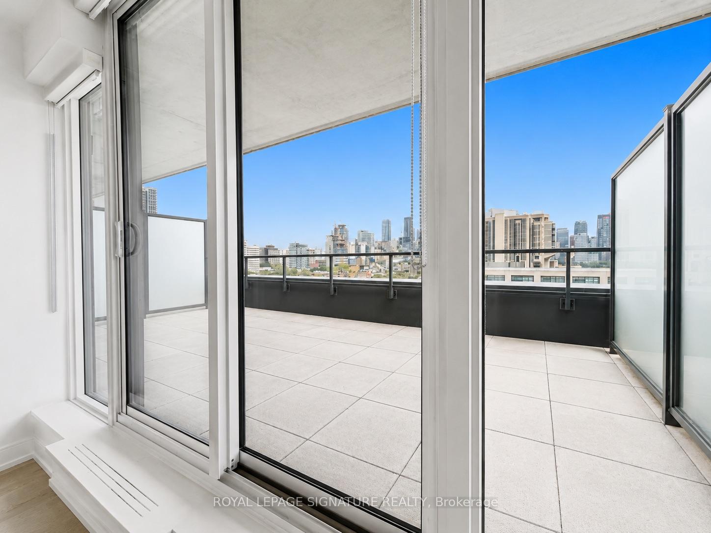 Photo 4 of Unit 1005, 664 Spadina Avenue, Toronto, University — HOMEH
