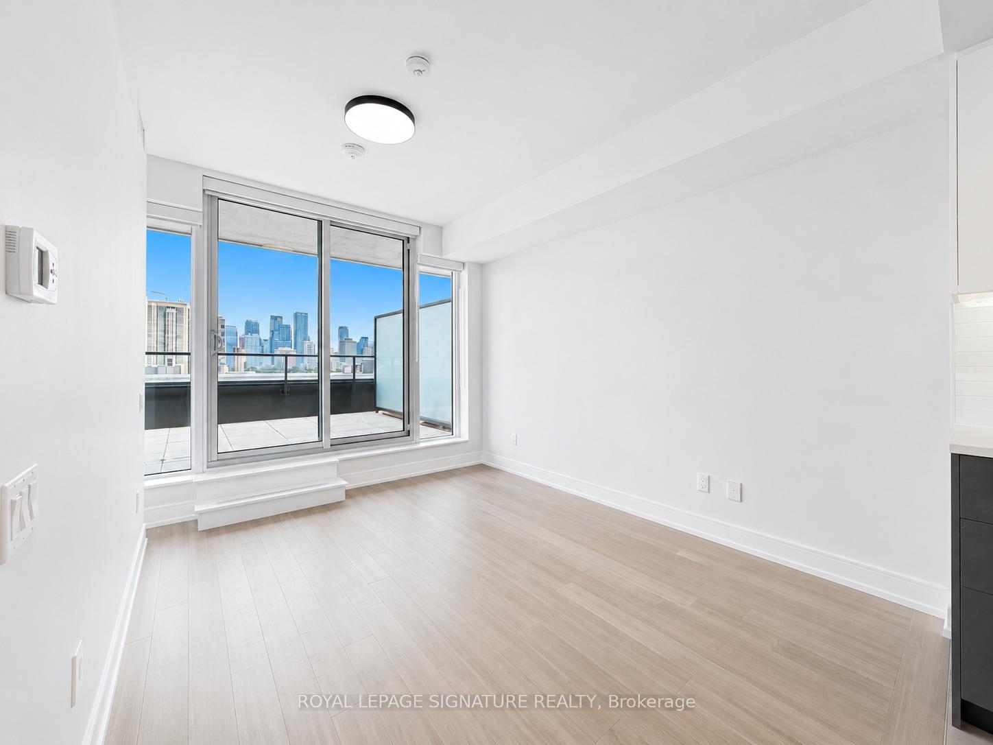 Photo 7 of Unit 1005, 664 Spadina Avenue, Toronto, University — HOMEH
