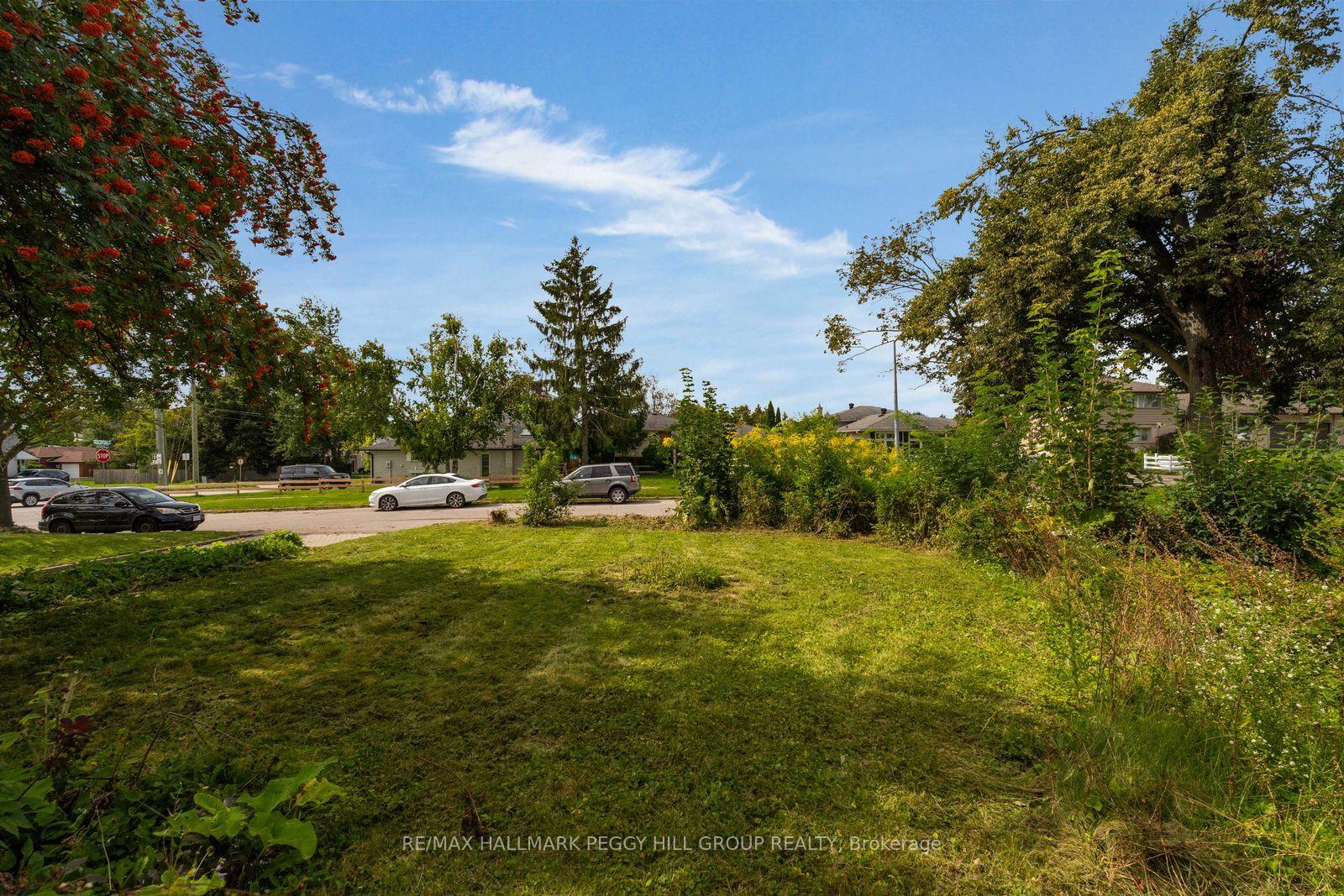 Photo 5 of 3 Blue Mound Drive, Barrie, Wellington — HOMEH