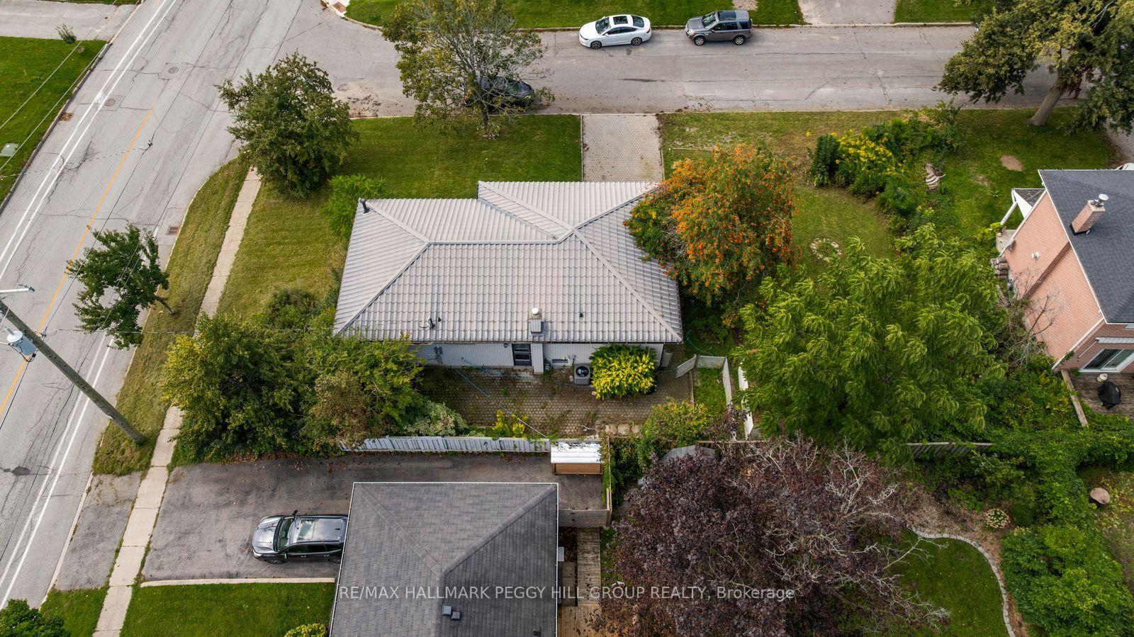 Photo 10 of 3 Blue Mound Drive, Barrie, Wellington — HOMEH