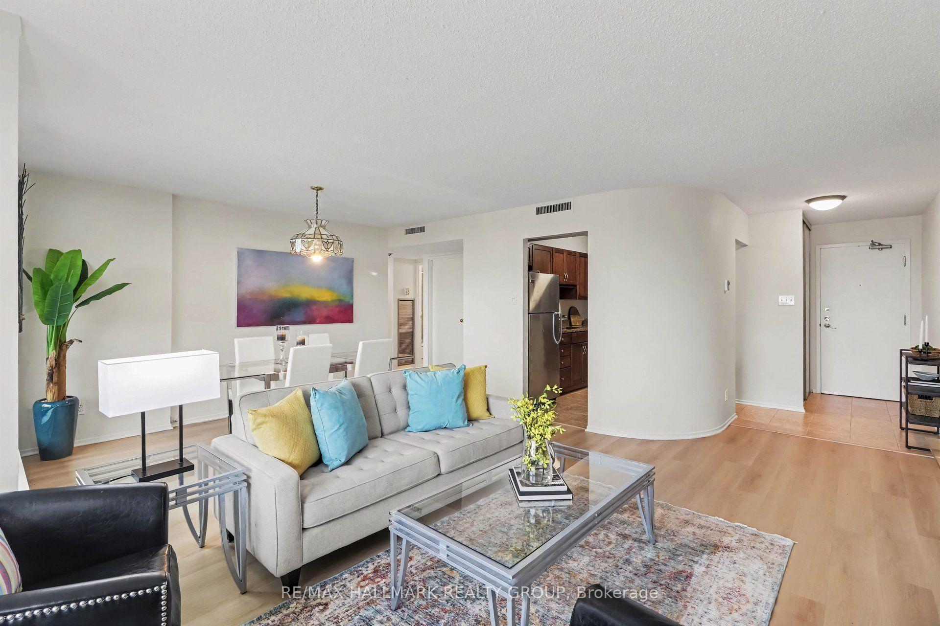 Photo 5 of Unit 902, 200 Lafontaine Avenue, Ottawa, Vanier — HOMEH
