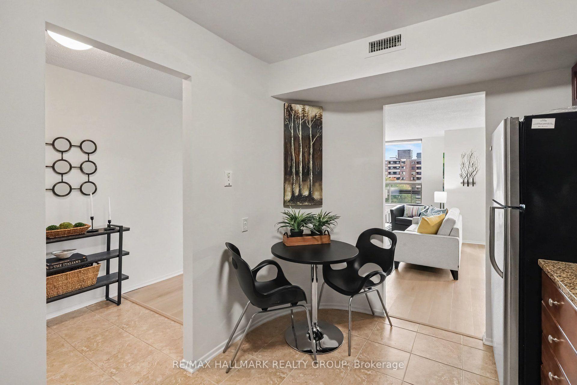 Photo 13 of Unit 902, 200 Lafontaine Avenue, Ottawa, Vanier — HOMEH