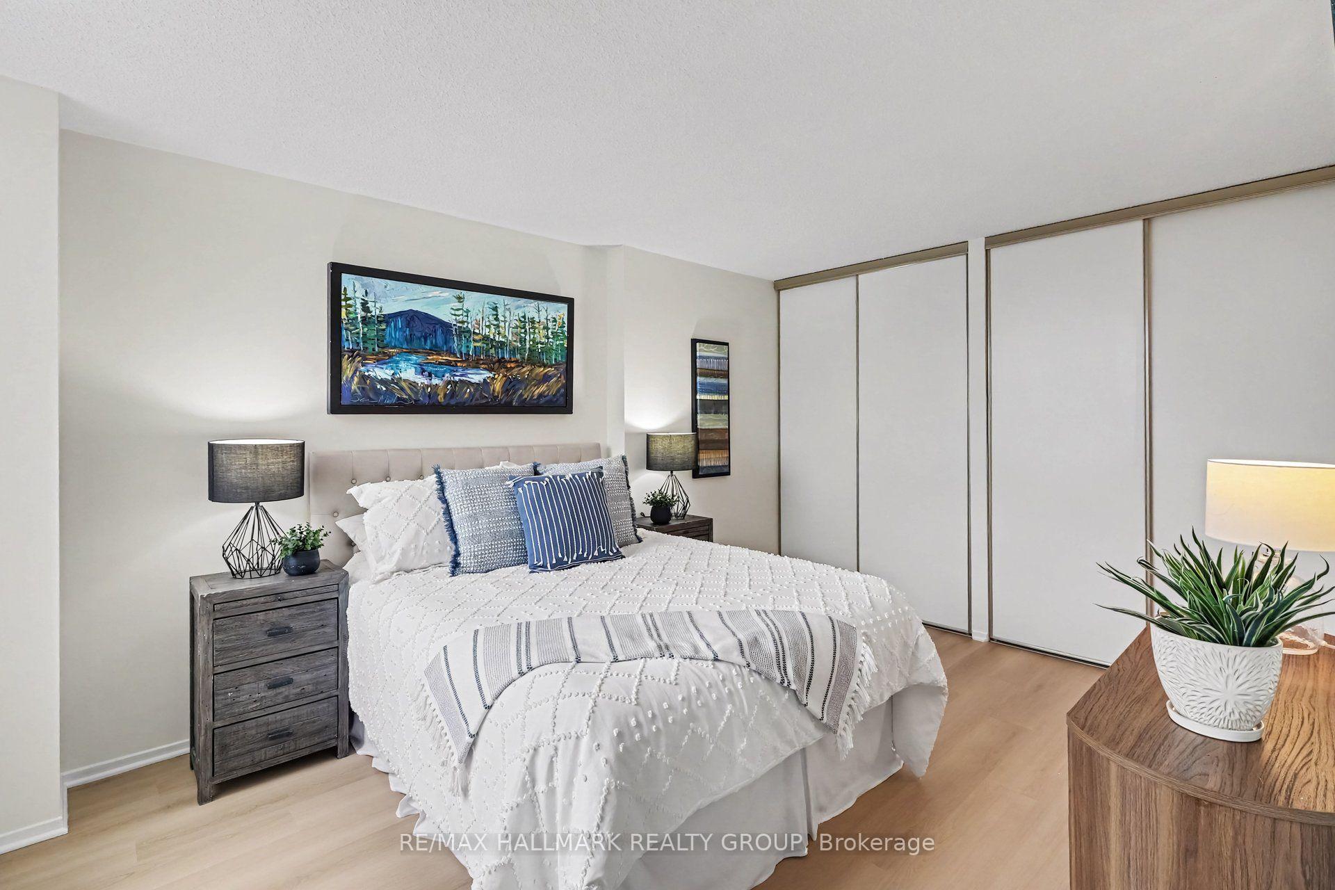 Photo 15 of Unit 902, 200 Lafontaine Avenue, Ottawa, Vanier — HOMEH
