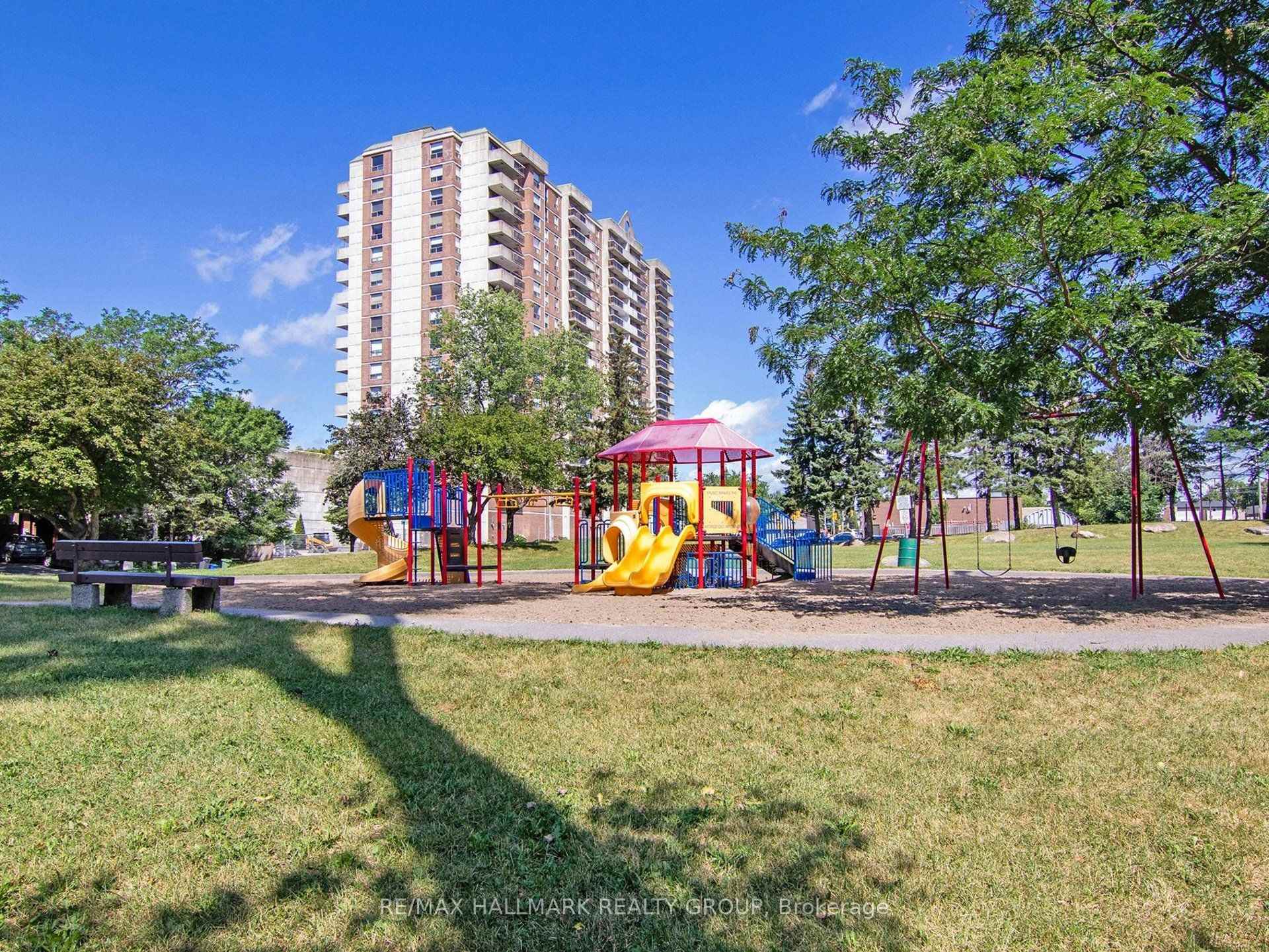 Photo 42 of Unit 902, 200 Lafontaine Avenue, Ottawa, Vanier — HOMEH