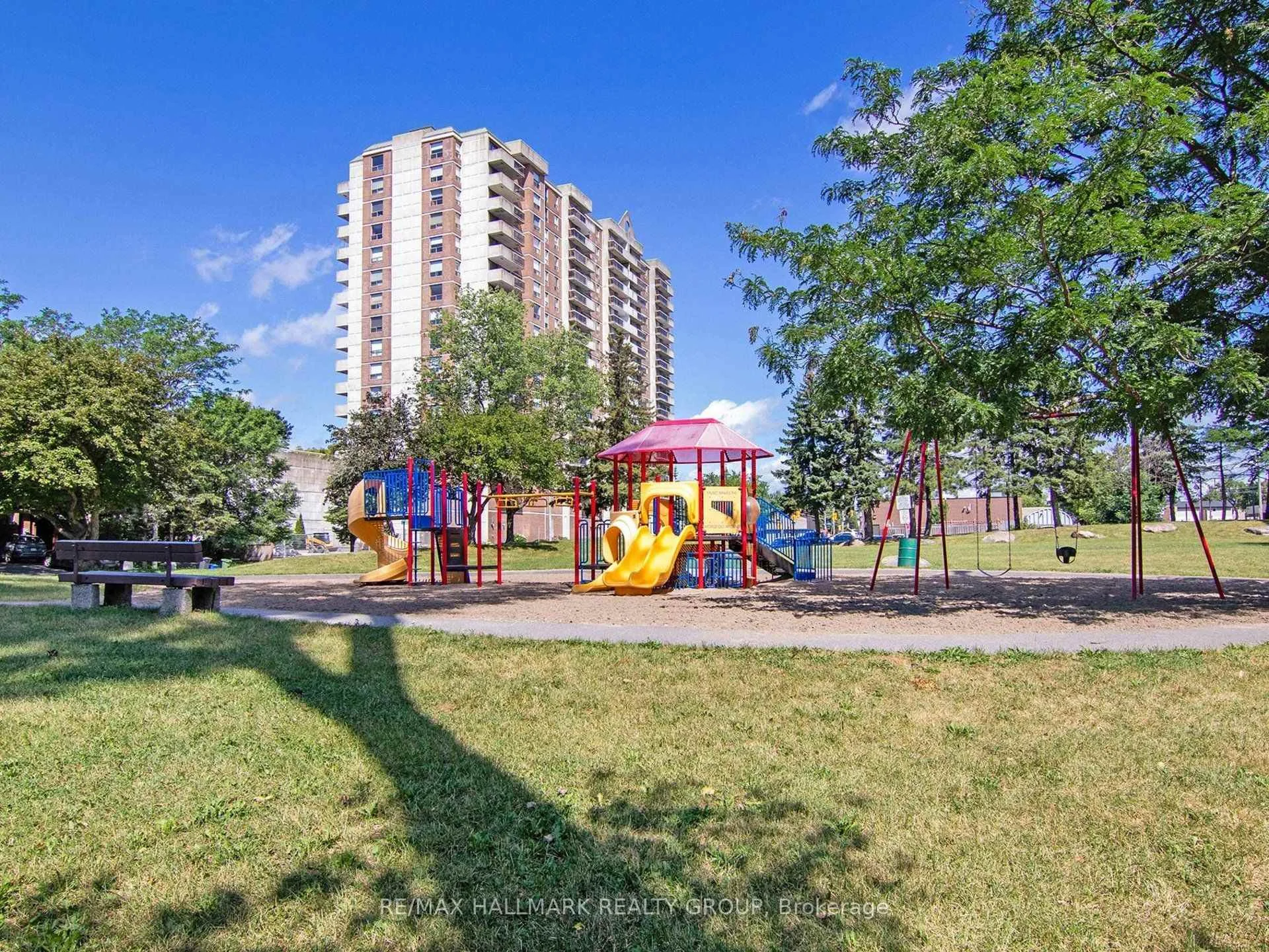 Photo 32 of Unit 902, 200 Lafontaine Avenue, Ottawa, Vanier — HOMEH