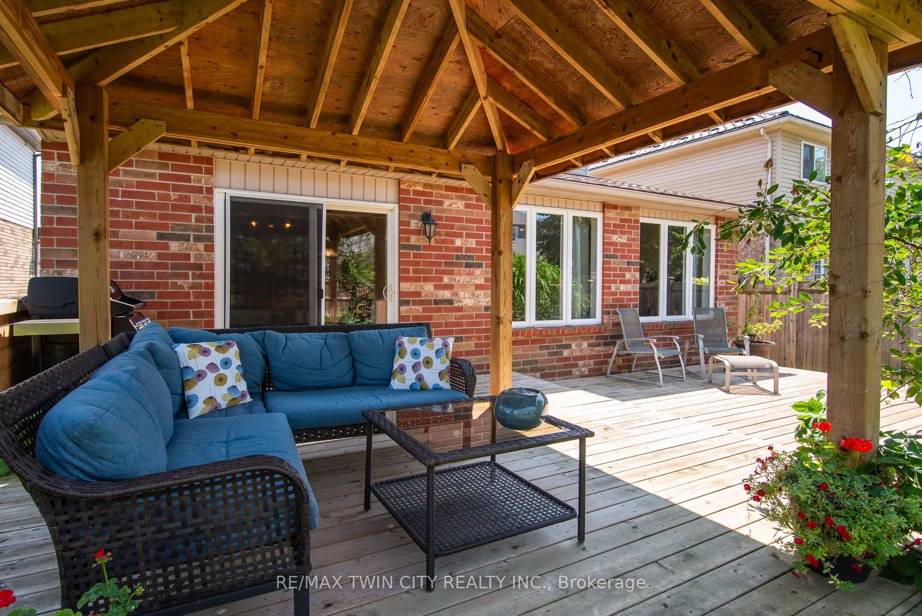 Photo 4 of 24 Joseph Lichti Lane, Wilmot, Baden — HOMEH