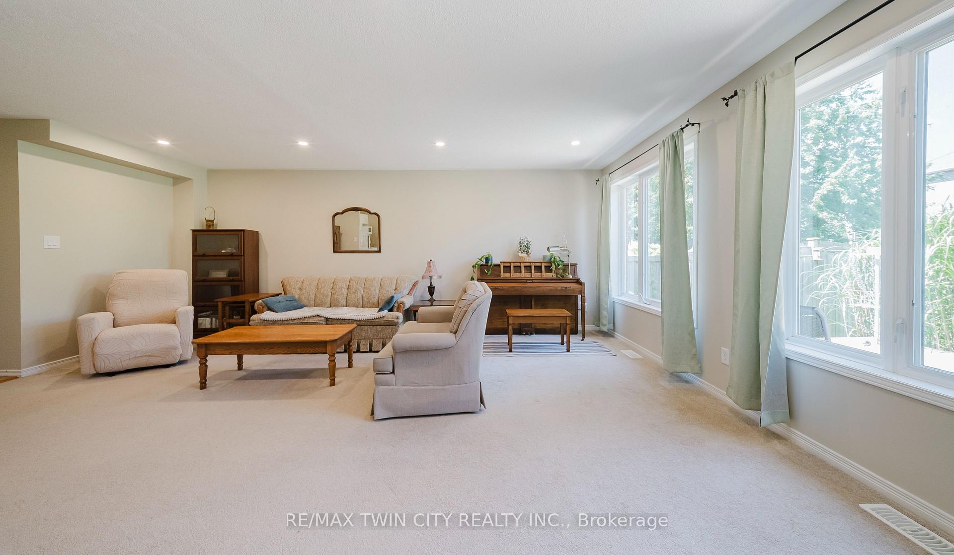 Photo 10 of 24 Joseph Lichti Lane, Wilmot, Baden — HOMEH