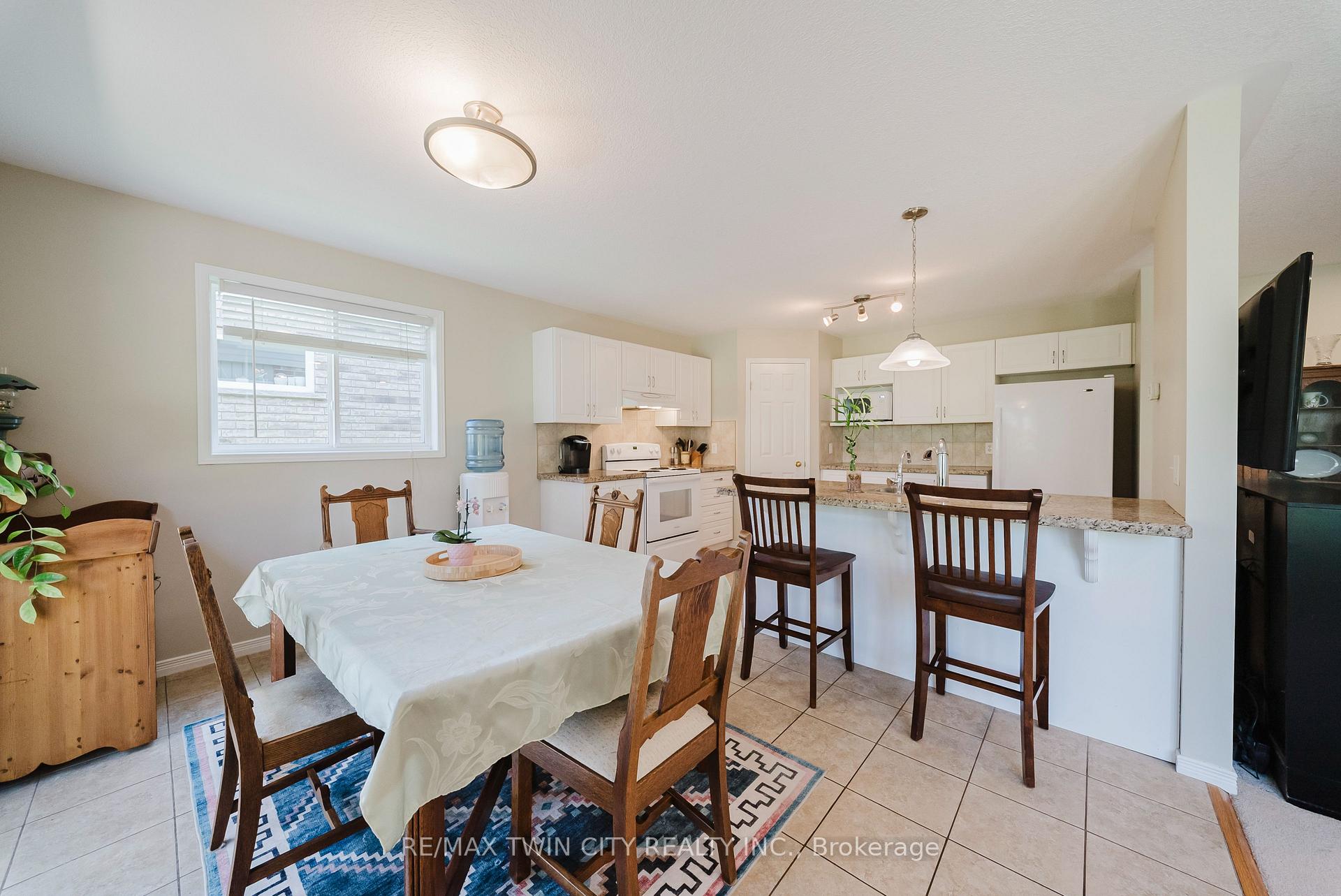 Photo 13 of 24 Joseph Lichti Lane, Wilmot, Baden — HOMEH