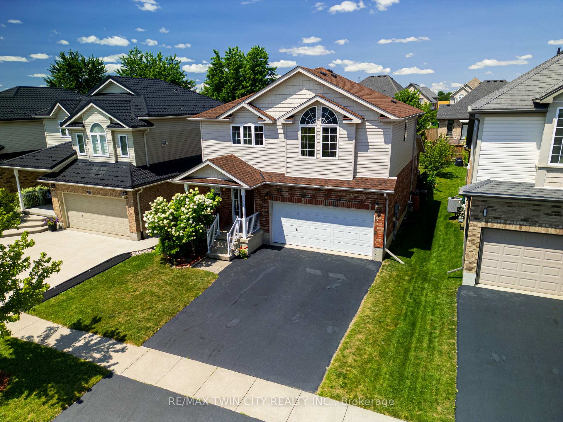 Photo 31 of 24 Joseph Lichti Lane, Wilmot, Baden — HOMEH