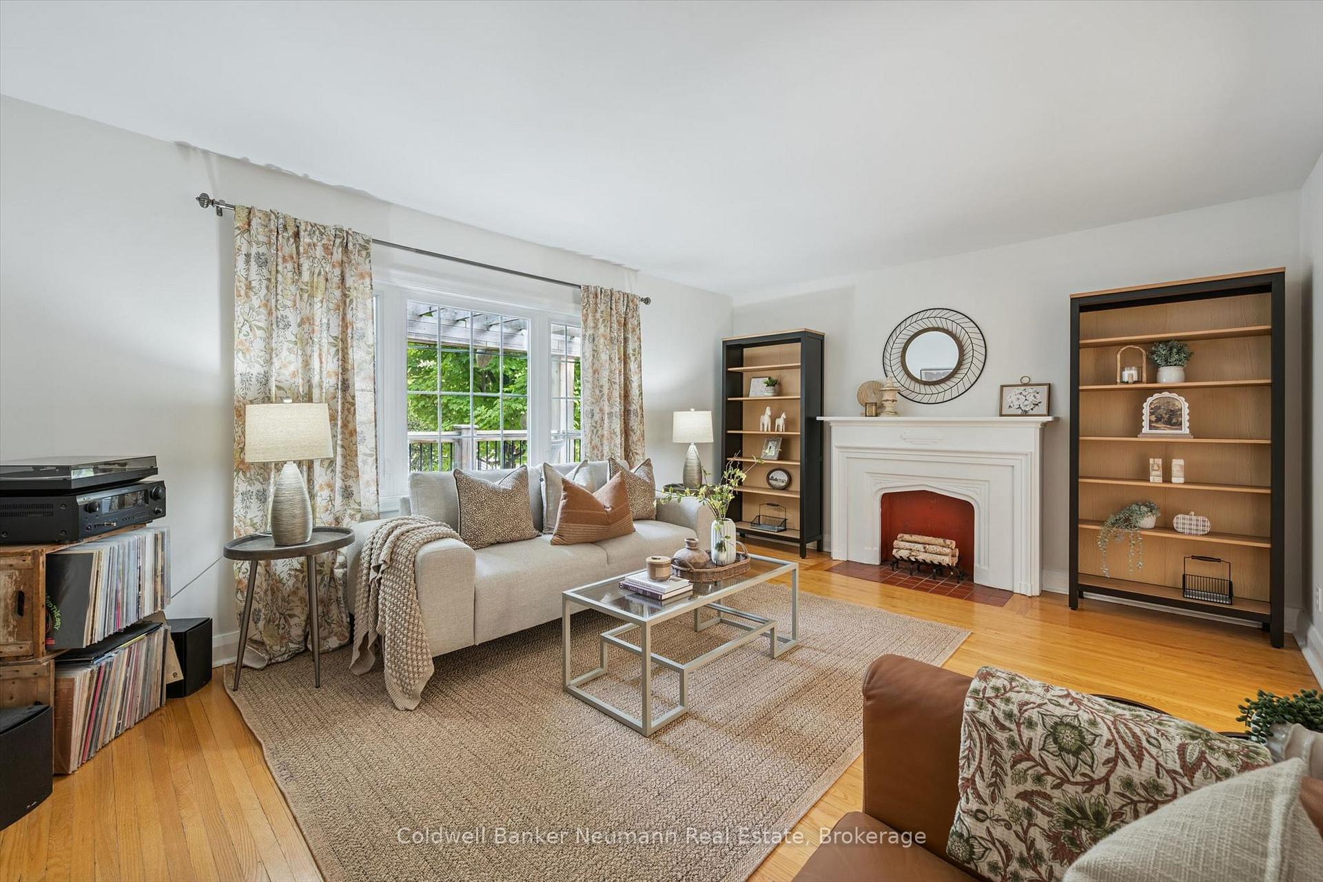 Photo 2 of 68 Albert Street, Guelph, Dovercliffe Park/Old University — HOMEH