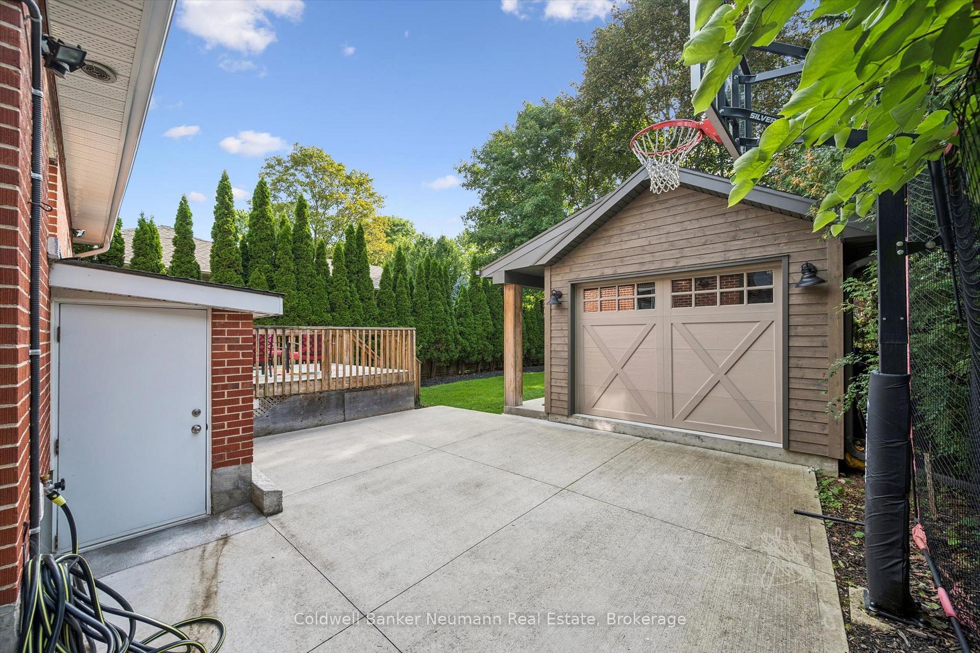 Photo 32 of 68 Albert Street, Guelph, Dovercliffe Park/Old University — HOMEH