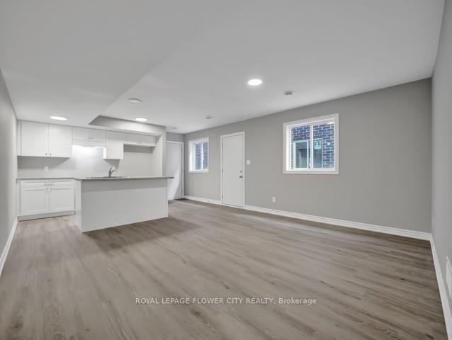 Photo 20 of 59 Superior Street, Welland, Dain City — HOMEH