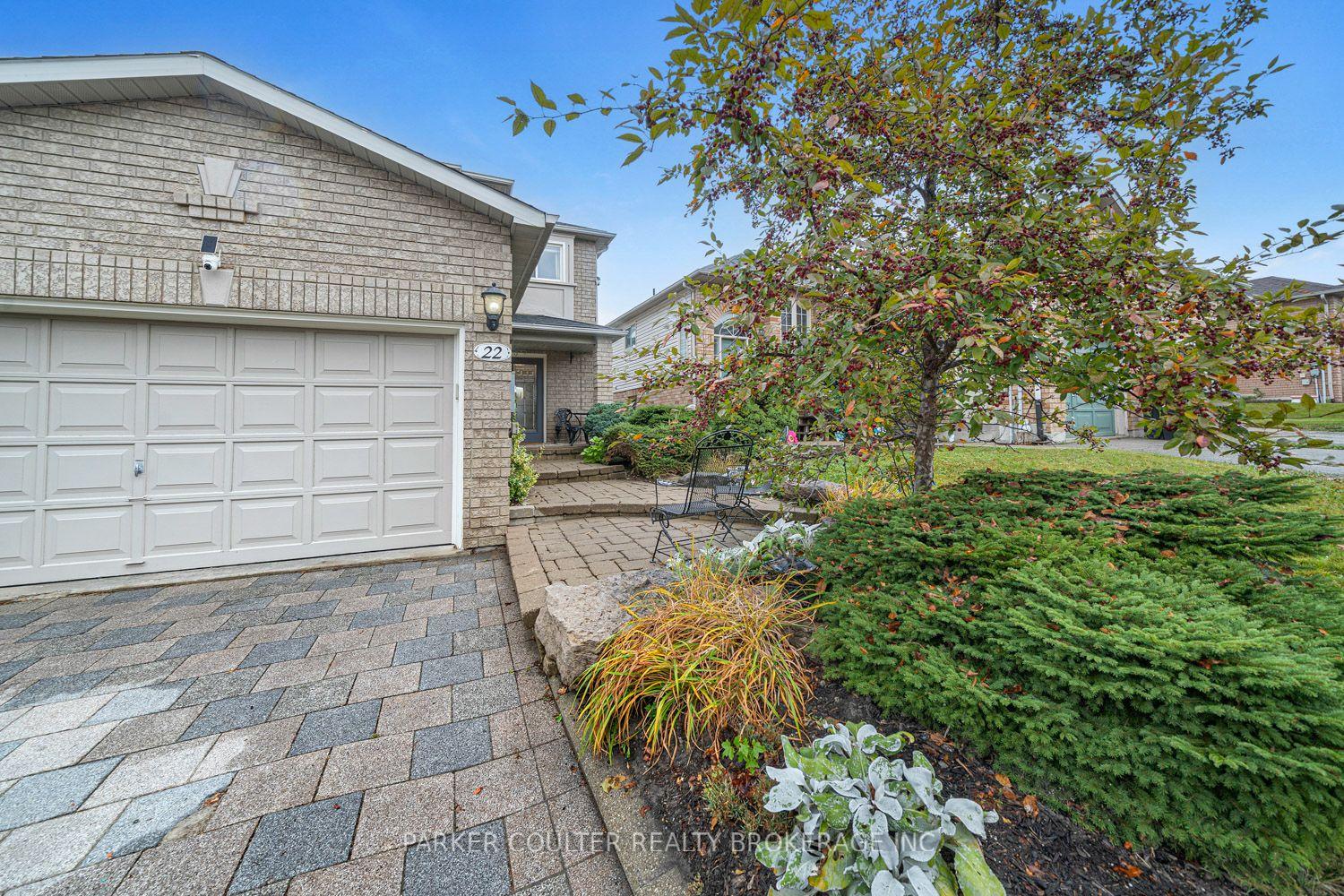 Photo 3 of 22 Athabaska Road, Barrie, Holly — HOMEH