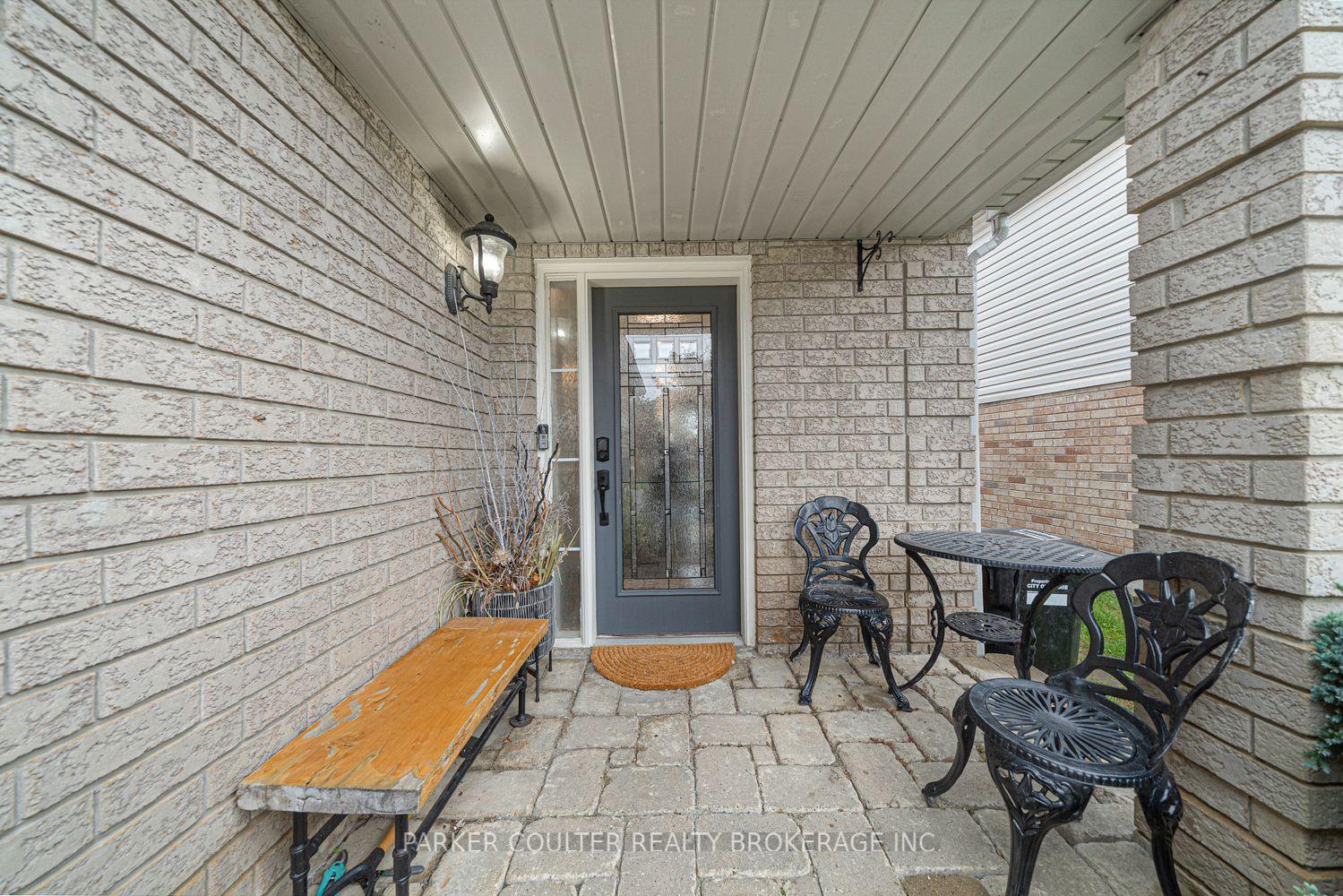 Photo 4 of 22 Athabaska Road, Barrie, Holly — HOMEH