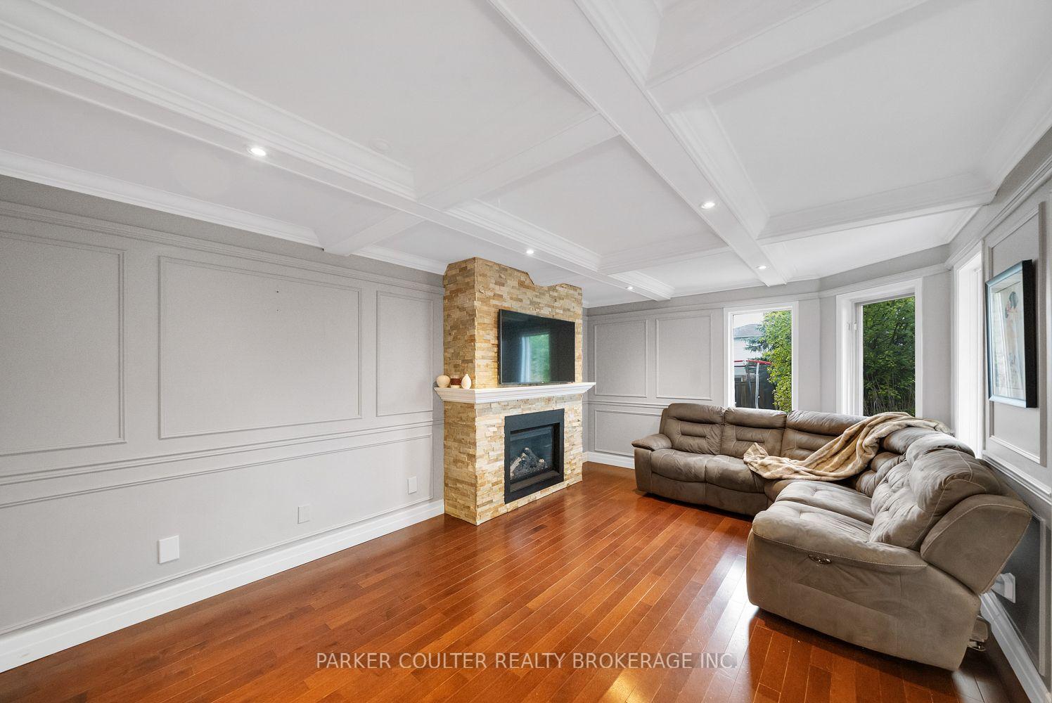 Photo 6 of 22 Athabaska Road, Barrie, Holly — HOMEH