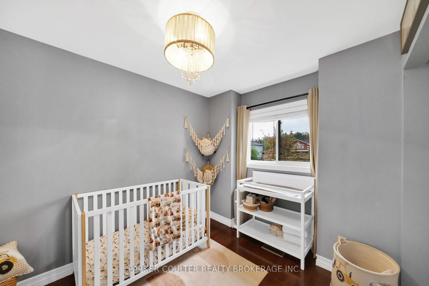 Photo 16 of 22 Athabaska Road, Barrie, Holly — HOMEH