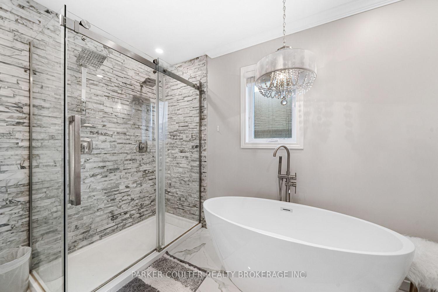 Photo 23 of 22 Athabaska Road, Barrie, Holly — HOMEH
