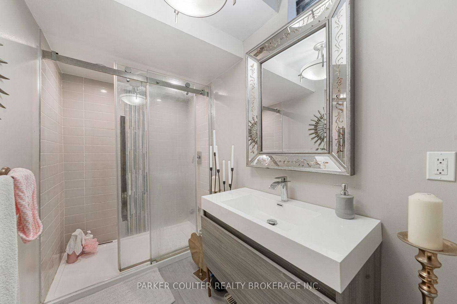 Photo 33 of 22 Athabaska Road, Barrie, Holly — HOMEH