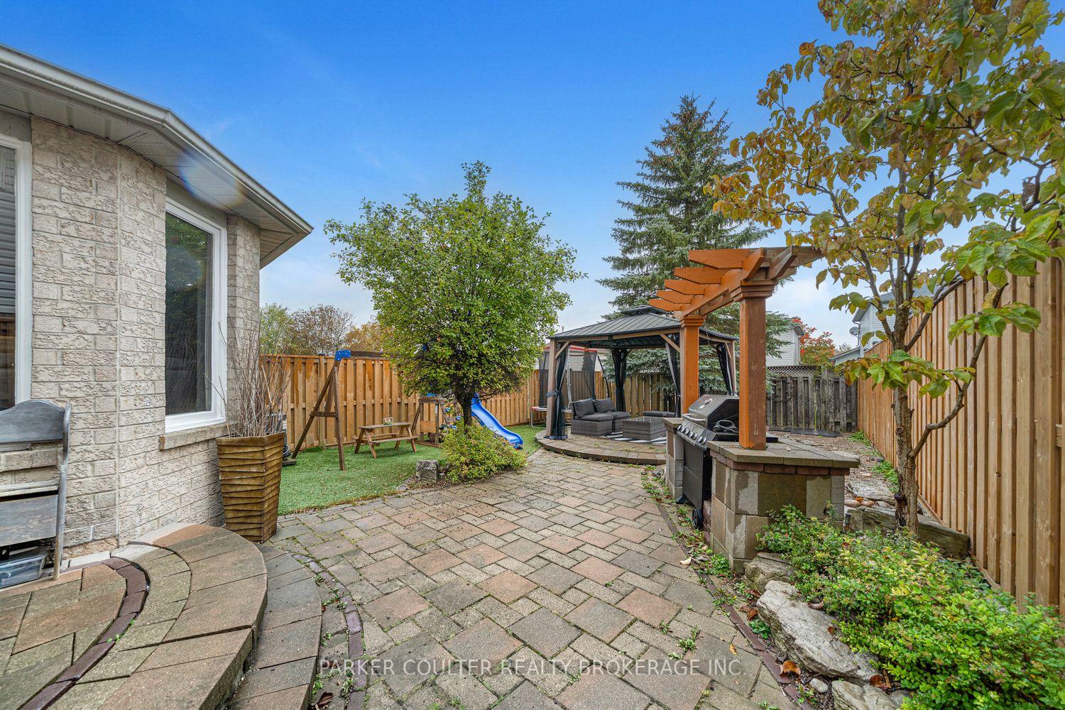 Photo 39 of 22 Athabaska Road, Barrie, Holly — HOMEH