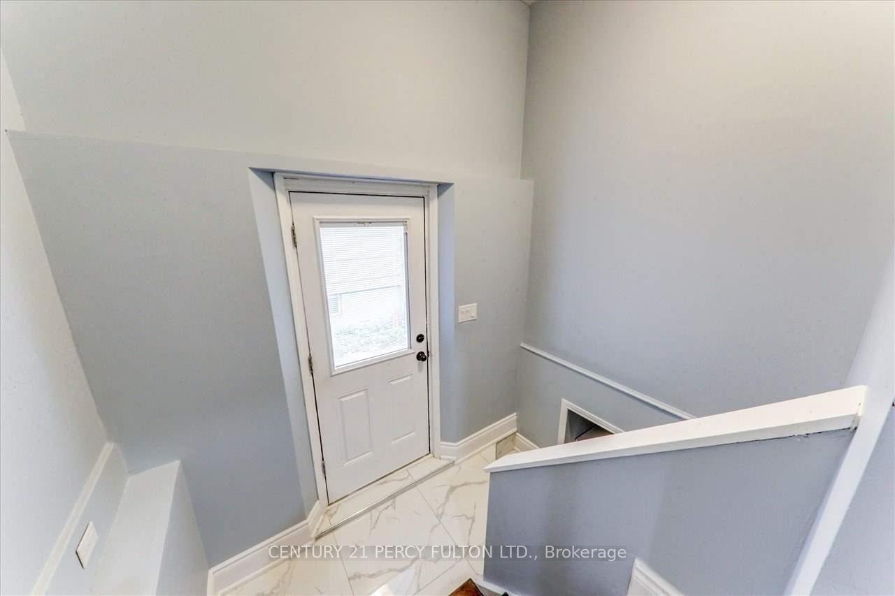 Photo 6 of Unit Main, 212 Burk Street, Oshawa, Vanier — HOMEH