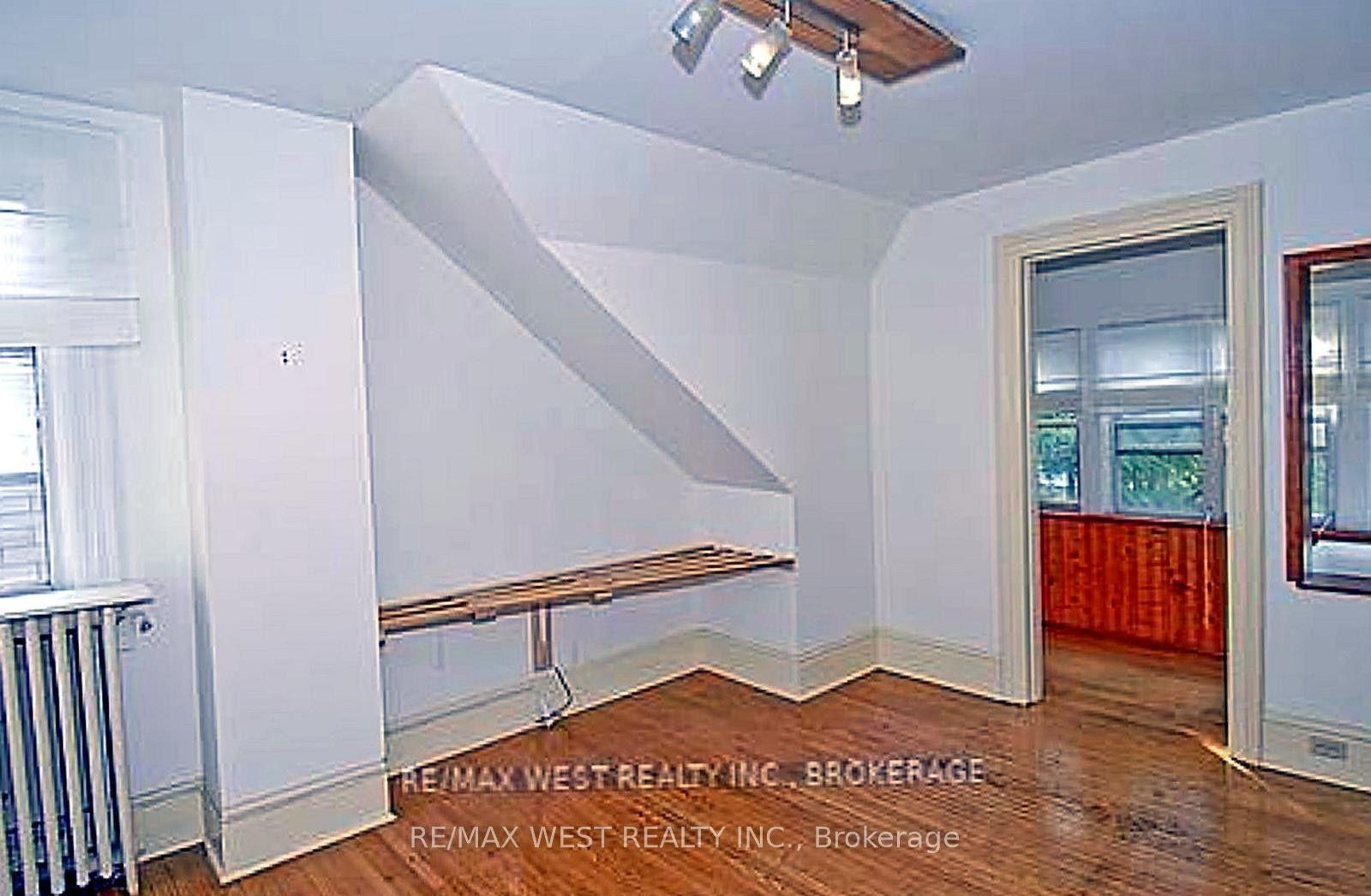 Photo 23 of 124 Baldwin Street, Toronto, Kensington-Chinatown — HOMEH
