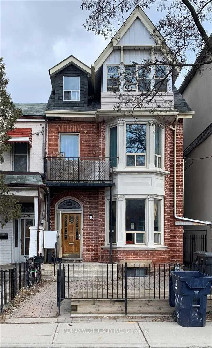 Photo 2 of 124 Baldwin Street, Toronto, Kensington-Chinatown — HOMEH