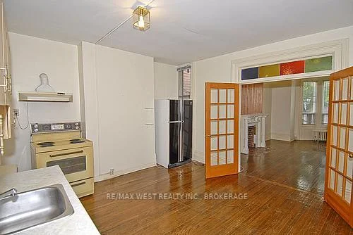 Photo 12 of 124 Baldwin Street, Toronto, Kensington-Chinatown — HOMEH