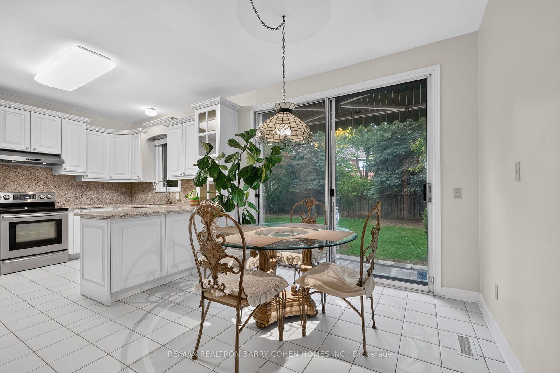 Photo 5 of 50 Oakhurst Drive, Vaughan, Beverley Glen — HOMEH