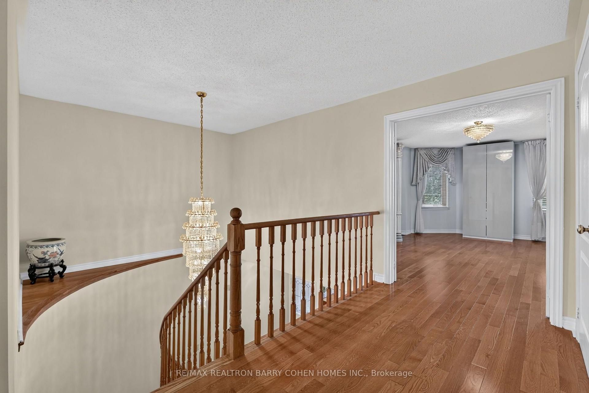 Photo 9 of 50 Oakhurst Drive, Vaughan, Beverley Glen — HOMEH
